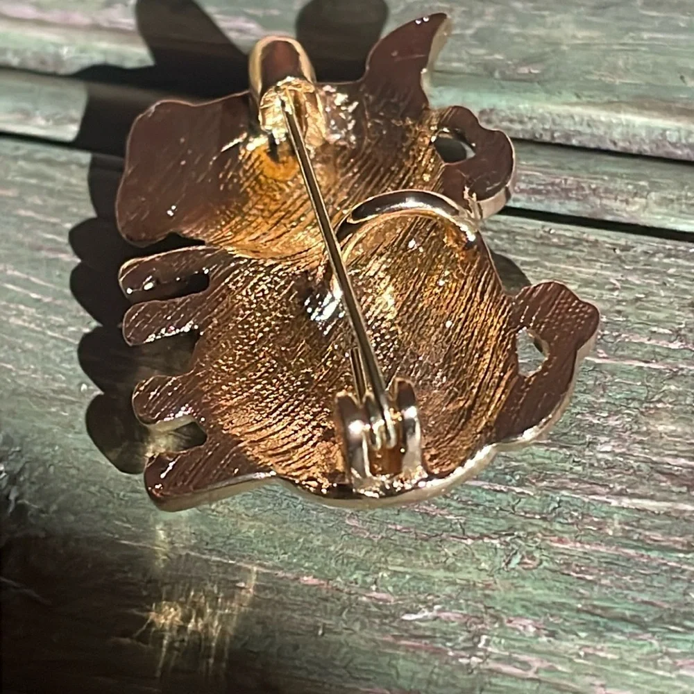 Cow pendant/ brooch